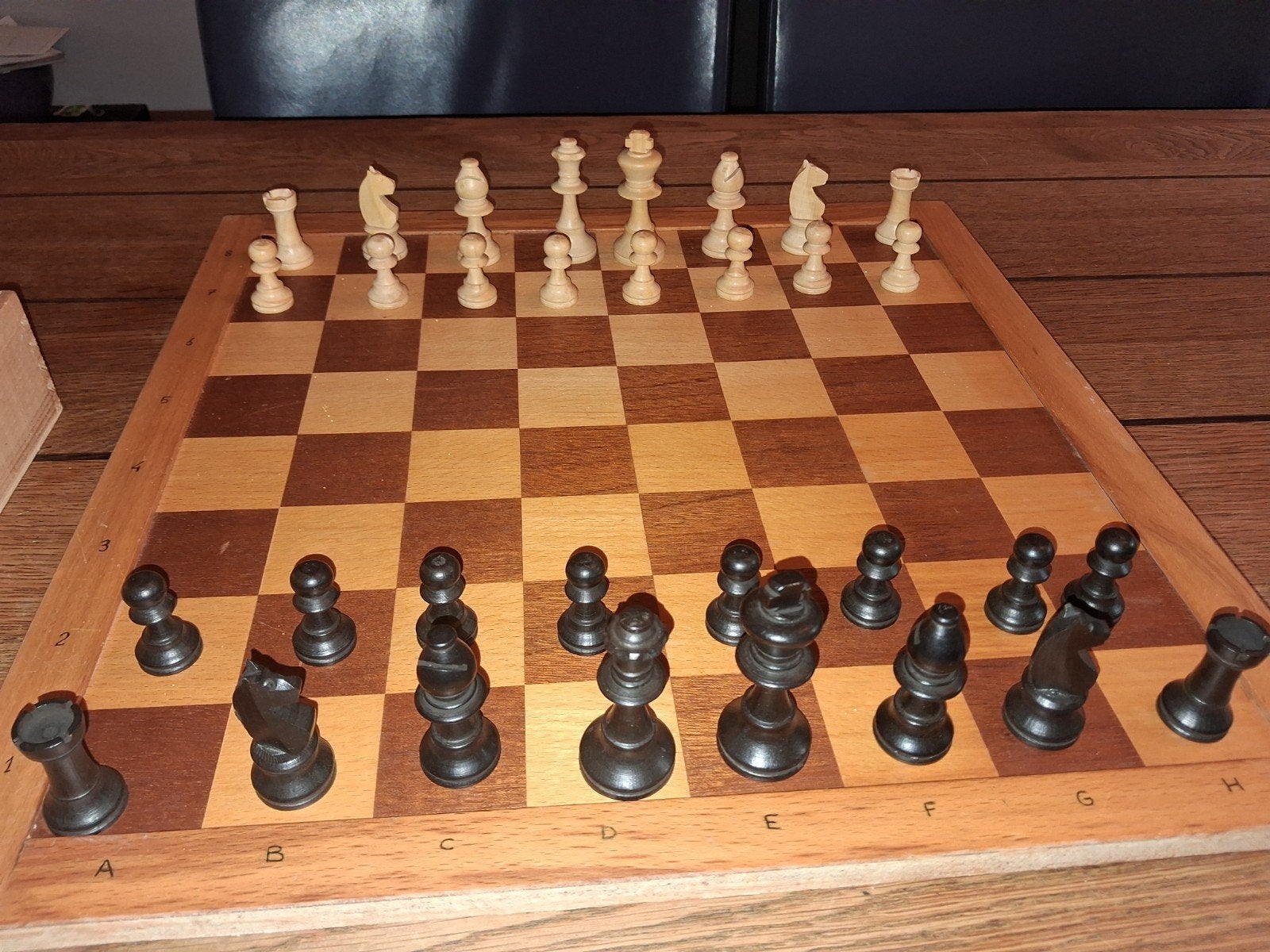 Houten schaakspel met Homas Staunton D stukken, Hobby en Vrije tijd, Een of twee spelers, Ophalen of Verzenden, Gebruikt, Bomas