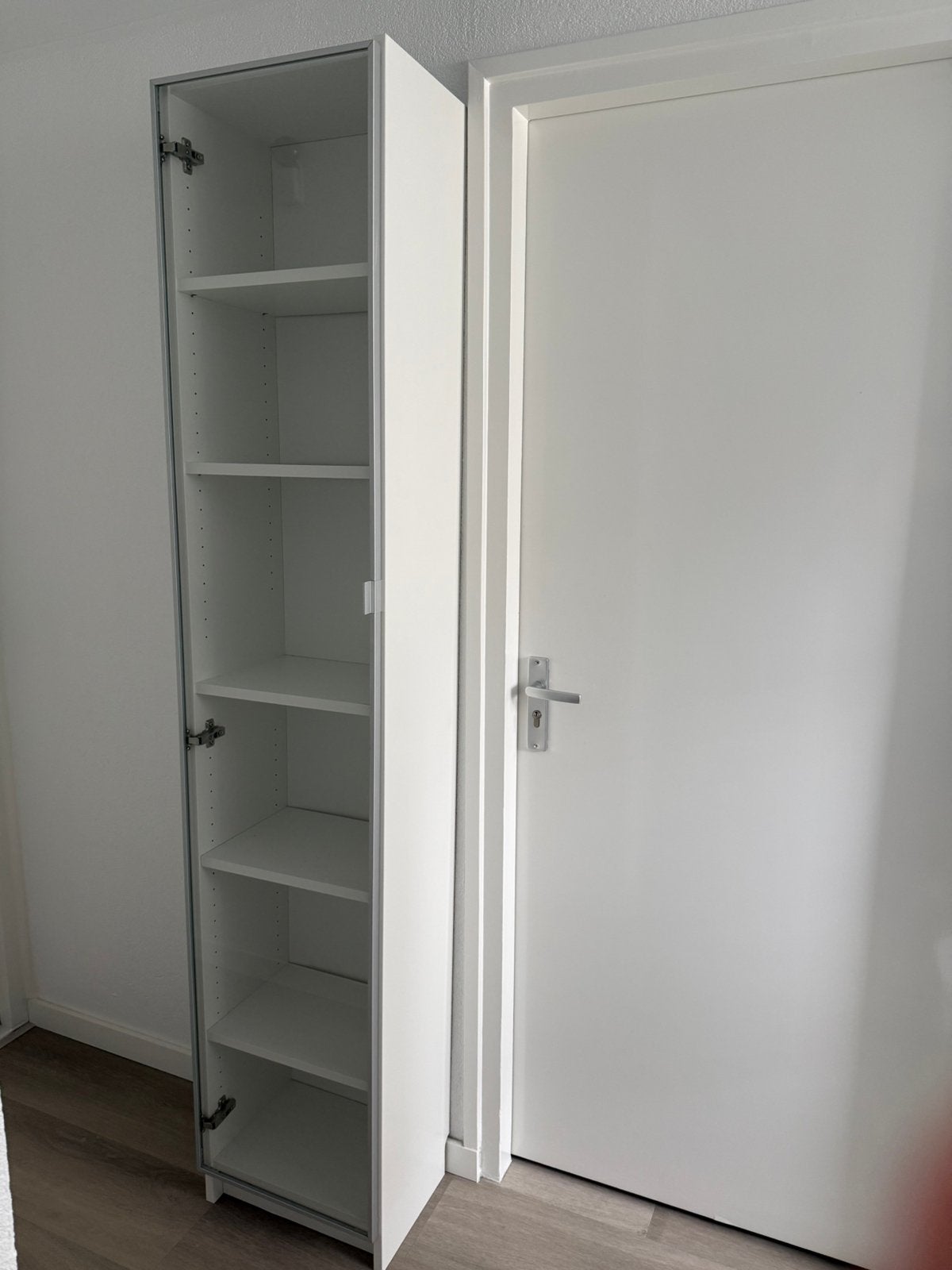 Te Koop mooie, bijna nieuwe IKE kast, Ophalen, Zo goed als nieuw