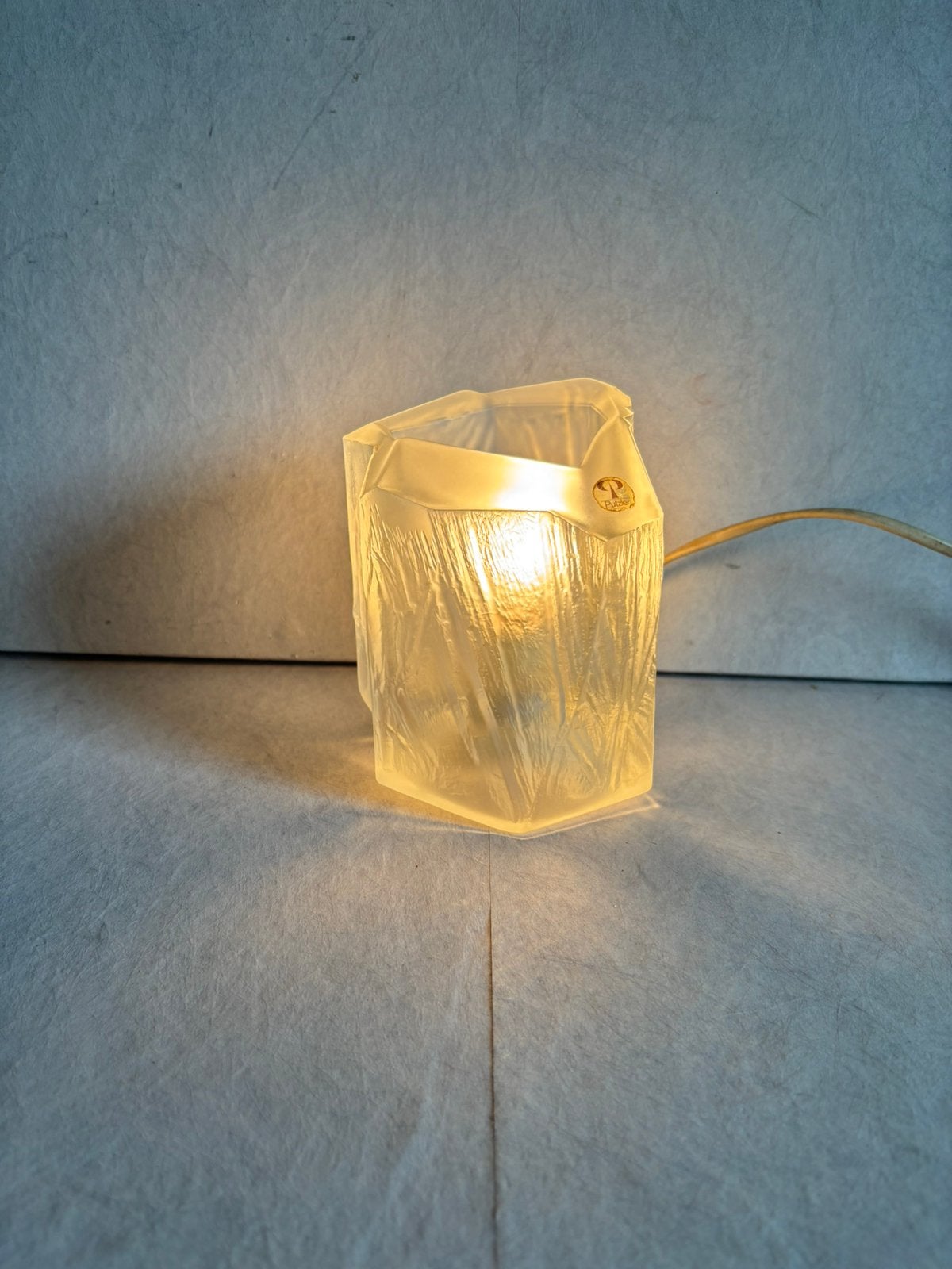 Vintage Peill & Putzler ijsglas “Alaska” tafellamp jaren '70, Huis en Inrichting, Ophalen of Verzenden, Gebruikt, Glas