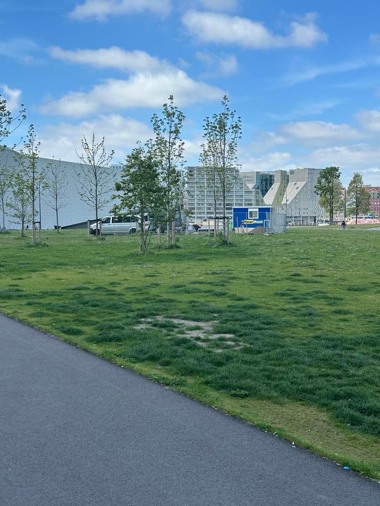 14 bouwhekken met betonnen voeten en schoren, Ophalen