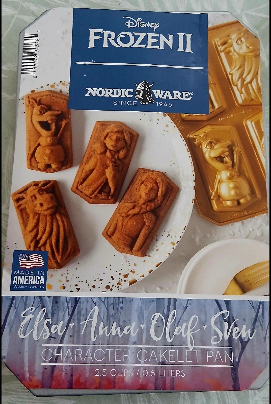 Nordic Ware Disney Frozen Character Cakelet Pan, Ophalen of Verzenden, Nieuw, Taarten, Bakvorm