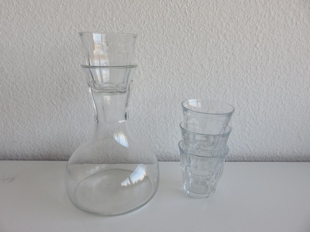 Royal VKB decanteerkaraf met 4 picardie glazen, Huis en Inrichting, Glas of Glazen, Ophalen of Verzenden, Effen, Glas