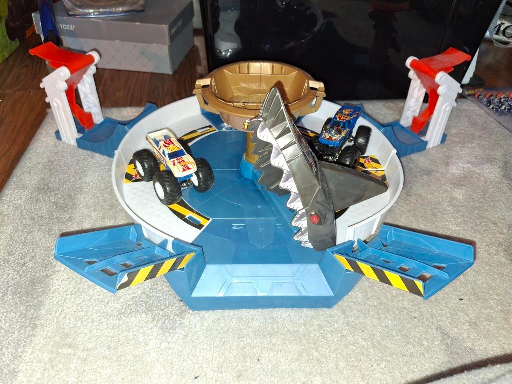 Hot Wheels Monster Trucks Arena Mecha Shar Face Off Racebaan, Ophalen, Hot Wheels, Handmatig, Racebaan