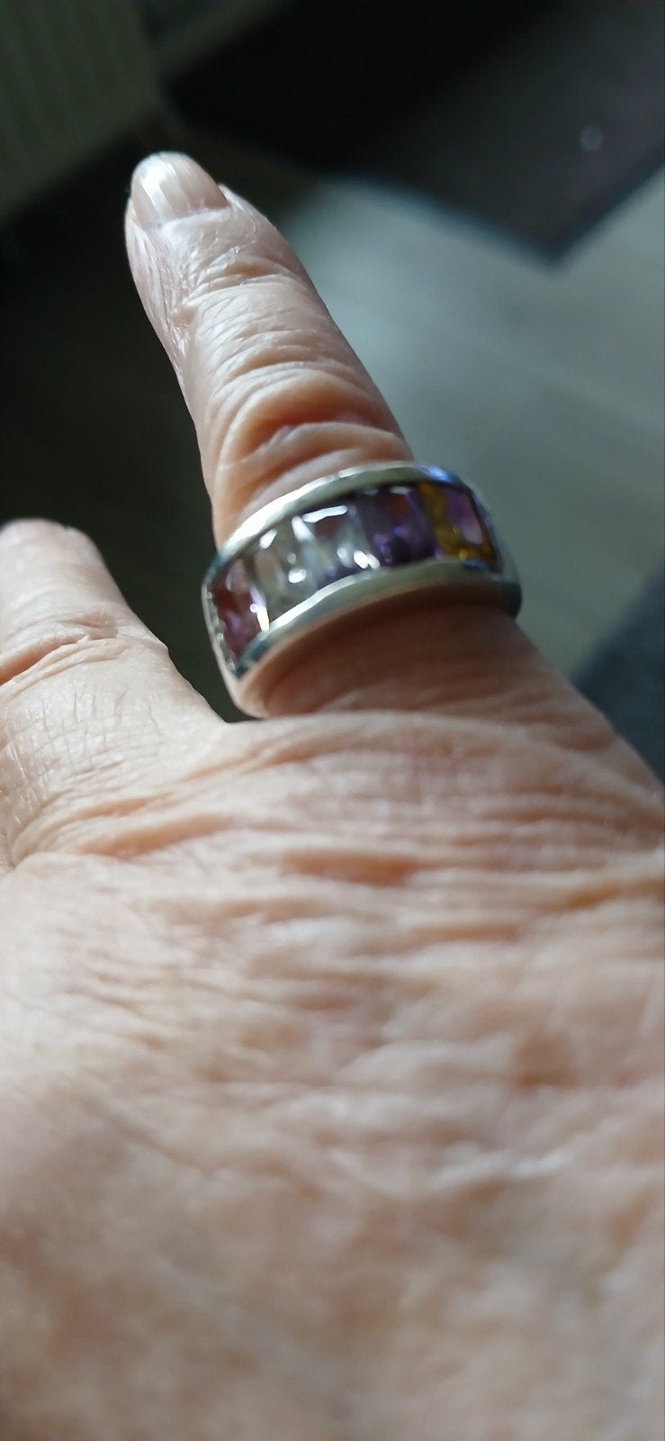 brede zilveren ring gemerkt met gekleurde stenen  pinkmaat, Verzenden, Met edelsteen, Dame, Zilver