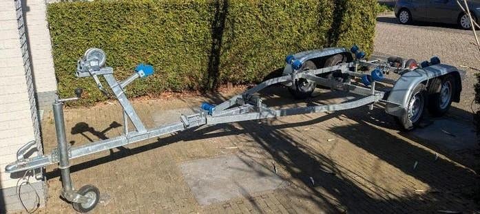Sterke stalling boottrailer voor boten tot ca. 6m dubbele as, Ophalen, Minder dan 1500 kg, Gebruikt, Sloepentrailer