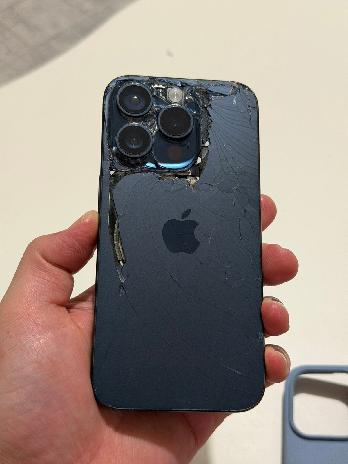 Foto 8 van iPhone 15 Pro 128GB | 2 Hoesjes + Oplader