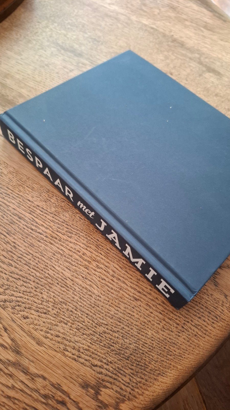 Bespaar met Jamie - Jamie Oliver kookboek, Boeken, Kookboeken, Gelezen, Ophalen of Verzenden, Hoofdgerechten, Jamie Oliver
