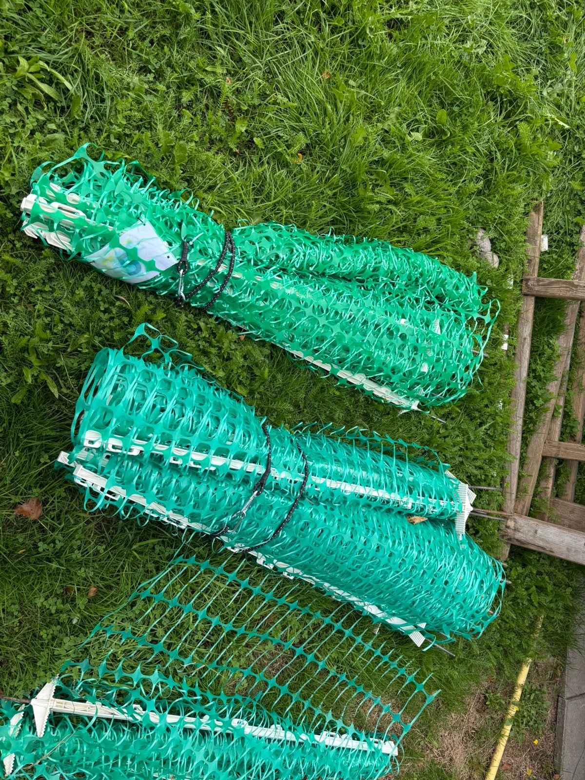 Skigaas / skinetten te koop incl palen, Tuin en Terras, Ophalen, Gebruikt, 20 meter of meer, Gaas