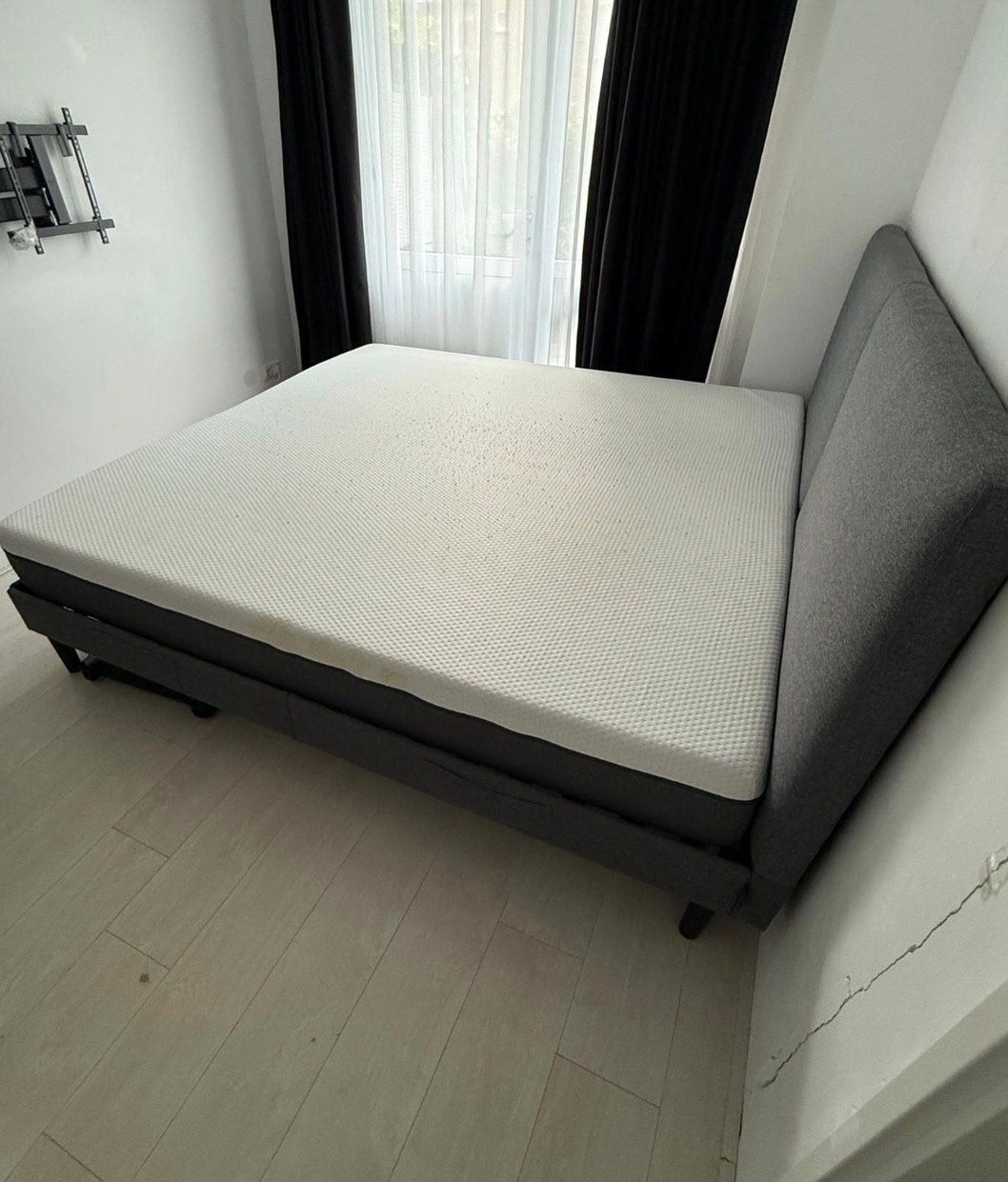 Emma Bed 200x200 - Compleet Bedframe + Hoofdbord, Ophalen, Tweepersoons, Zo goed als nieuw, Overige maten
