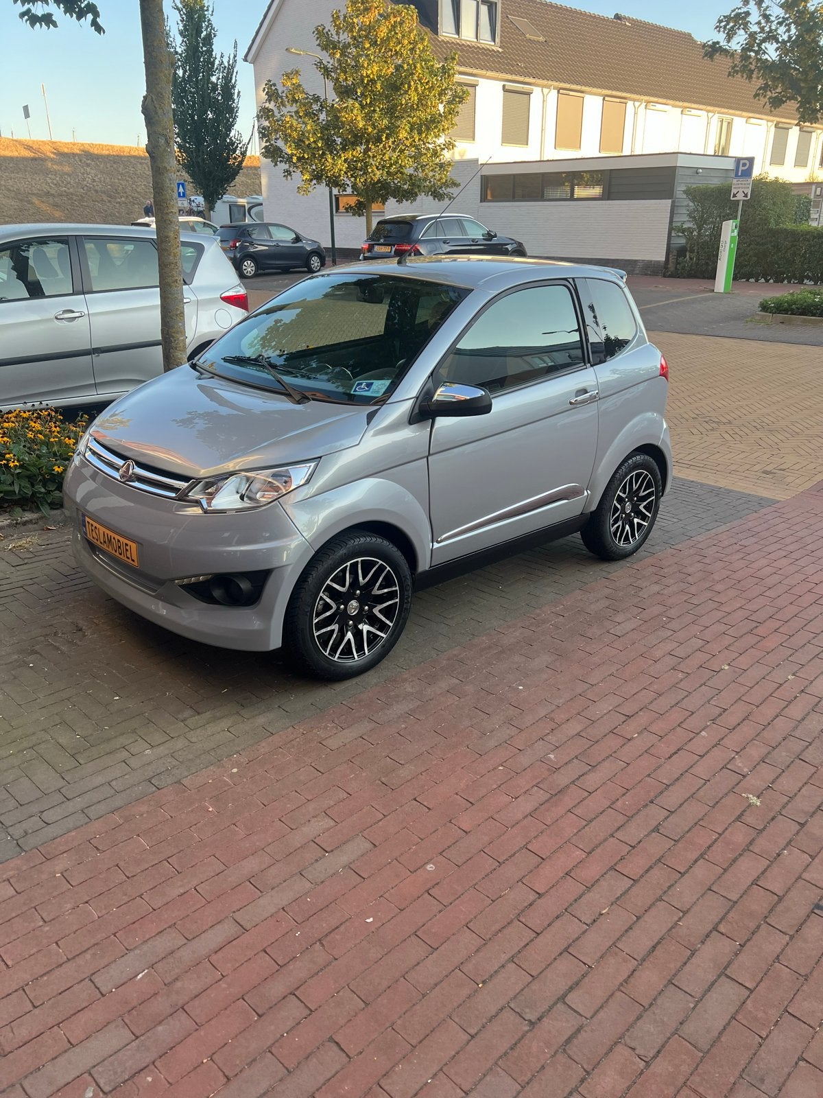 Zeer mooie Aixam e- City brommobiel b.jaar 2015,  6800 km., Overige merken, Gebruikt, Ophalen of Verzenden, 16 km/u of meer