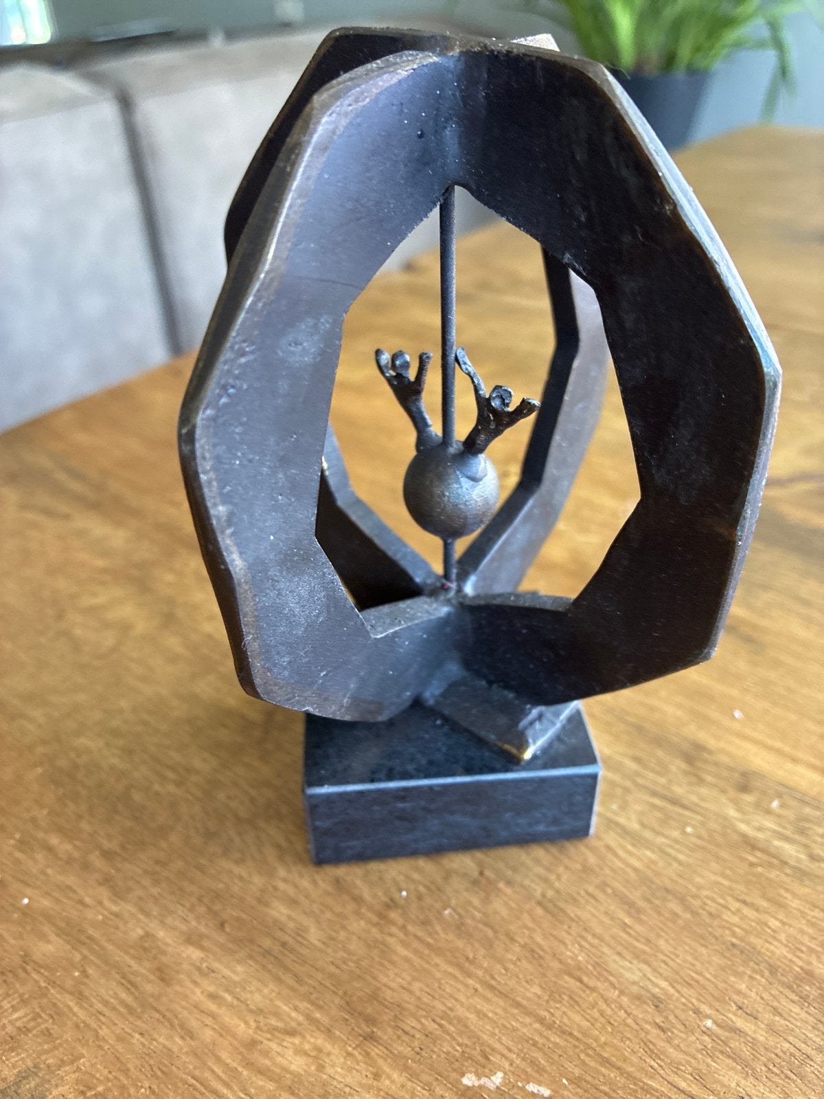 Abstract bronzen beeldje op sokkel, Ophalen of Verzenden
