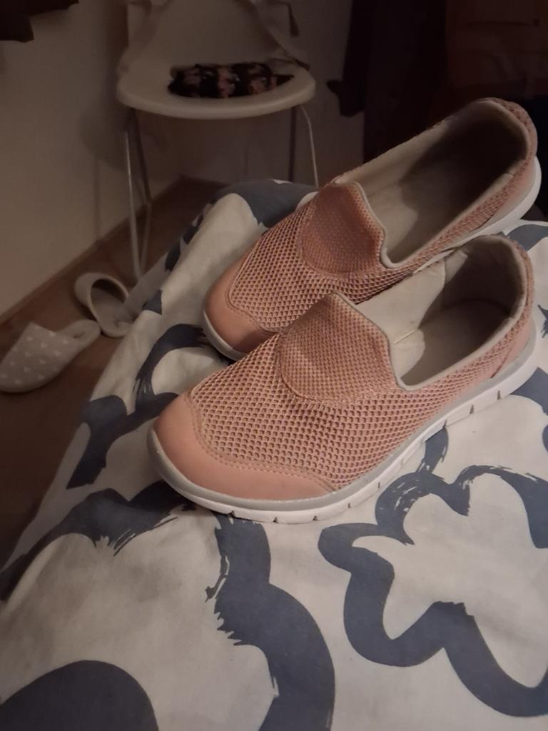 Goede schoenen, Ophalen of Verzenden, Zo goed als nieuw, Sneakers of Gympen