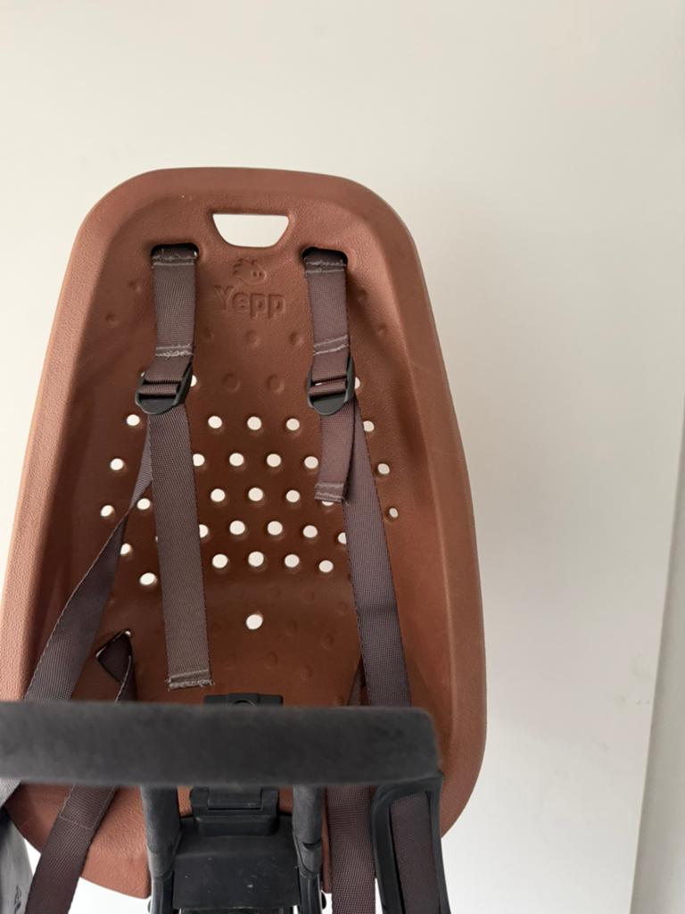 Yepp Mini Fietszitje Voor - Bruin, Fietsen en Brommers, Fietsaccessoires | Fietsstoeltjes, Ophalen of Verzenden, Gebruikt, 0 t/m 13 kg