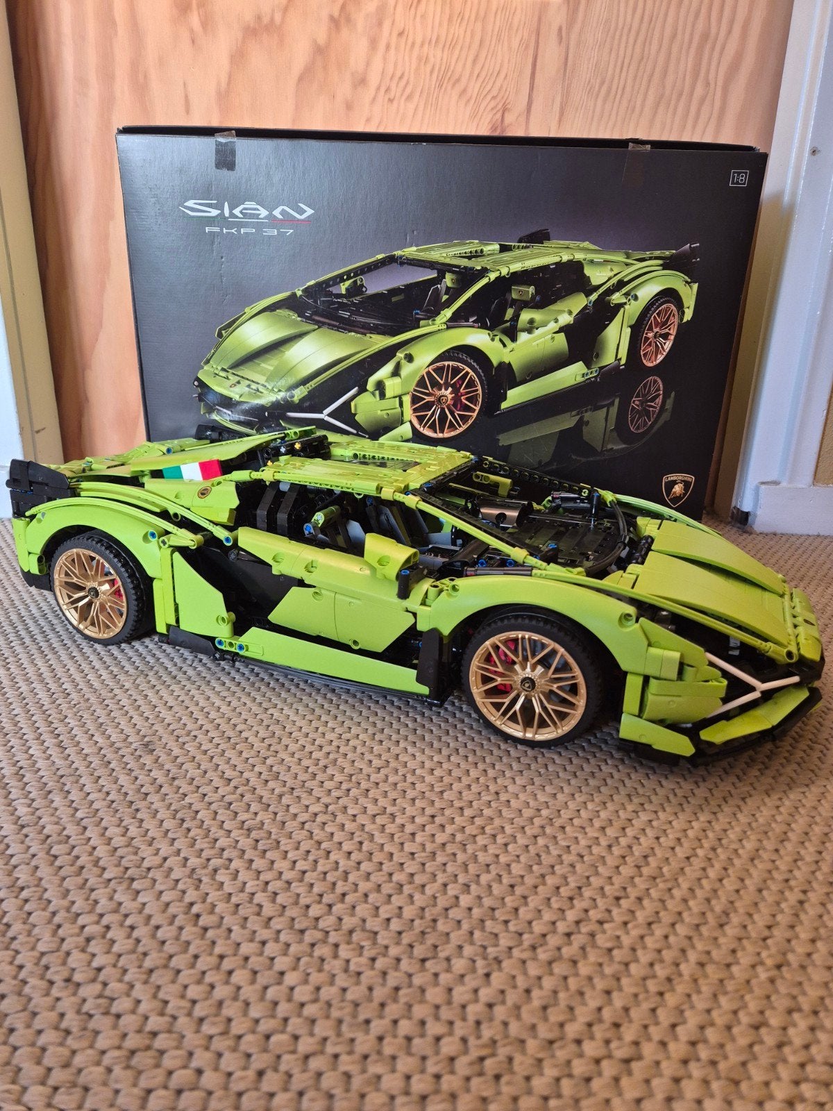 LEGO Technic Lamborghini Sián FKP 37 (setnummer 42115)

Het, Ophalen, Zo goed als nieuw