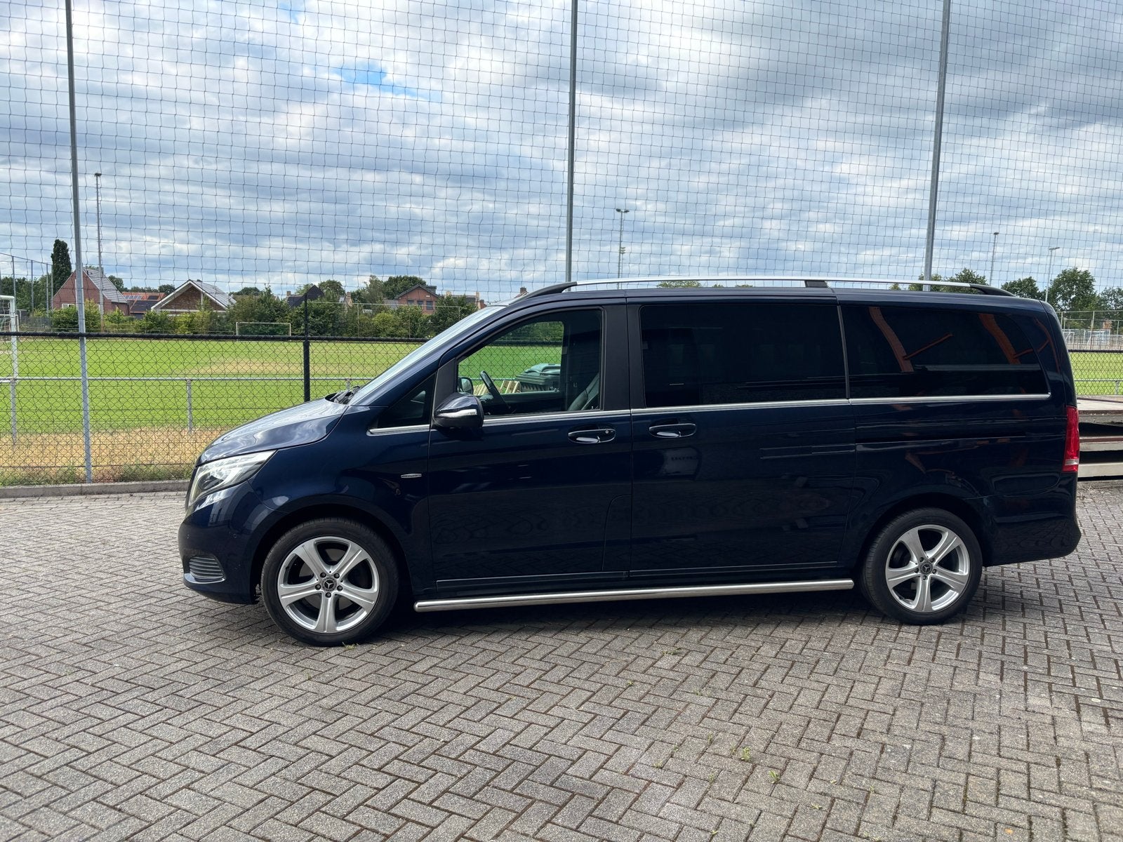 Mercedes-Benz V-Klasse 250 bluetec avantgarde 2014 Blauw, Auto's, Automaat, Achterwielaandrijving, Blauw, 2500 kg