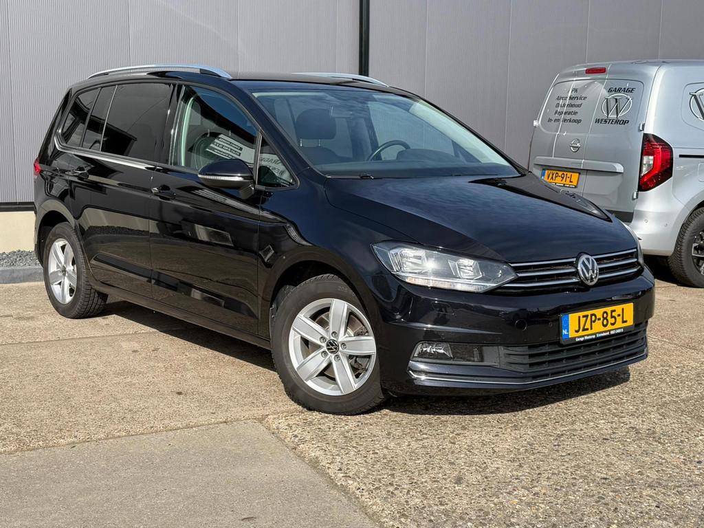 Volkswagen Touran 1.5 TSI Comfortline Business 7p NAVI - ACC, Voorwielaandrijving, Zwart, 4 cilinders, 150 pk