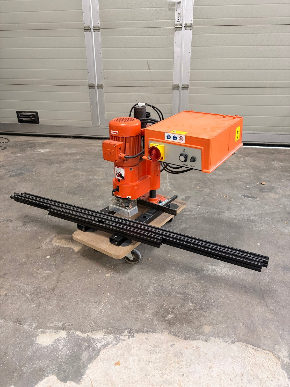Blum Minipress Boormachine voor Meubelbeslag, Ophalen, Gebruikt, Minder dan 400 watt, Boormachine
