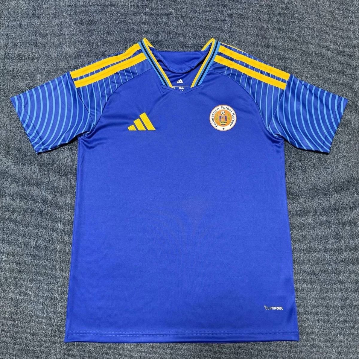 Curaçao thuisshirt WK 2026 - Maat S M L XL beschickbaar, Sport en Fitness, Voetbal, Maat XL, Ophalen of Verzenden, Nieuw, Shirt