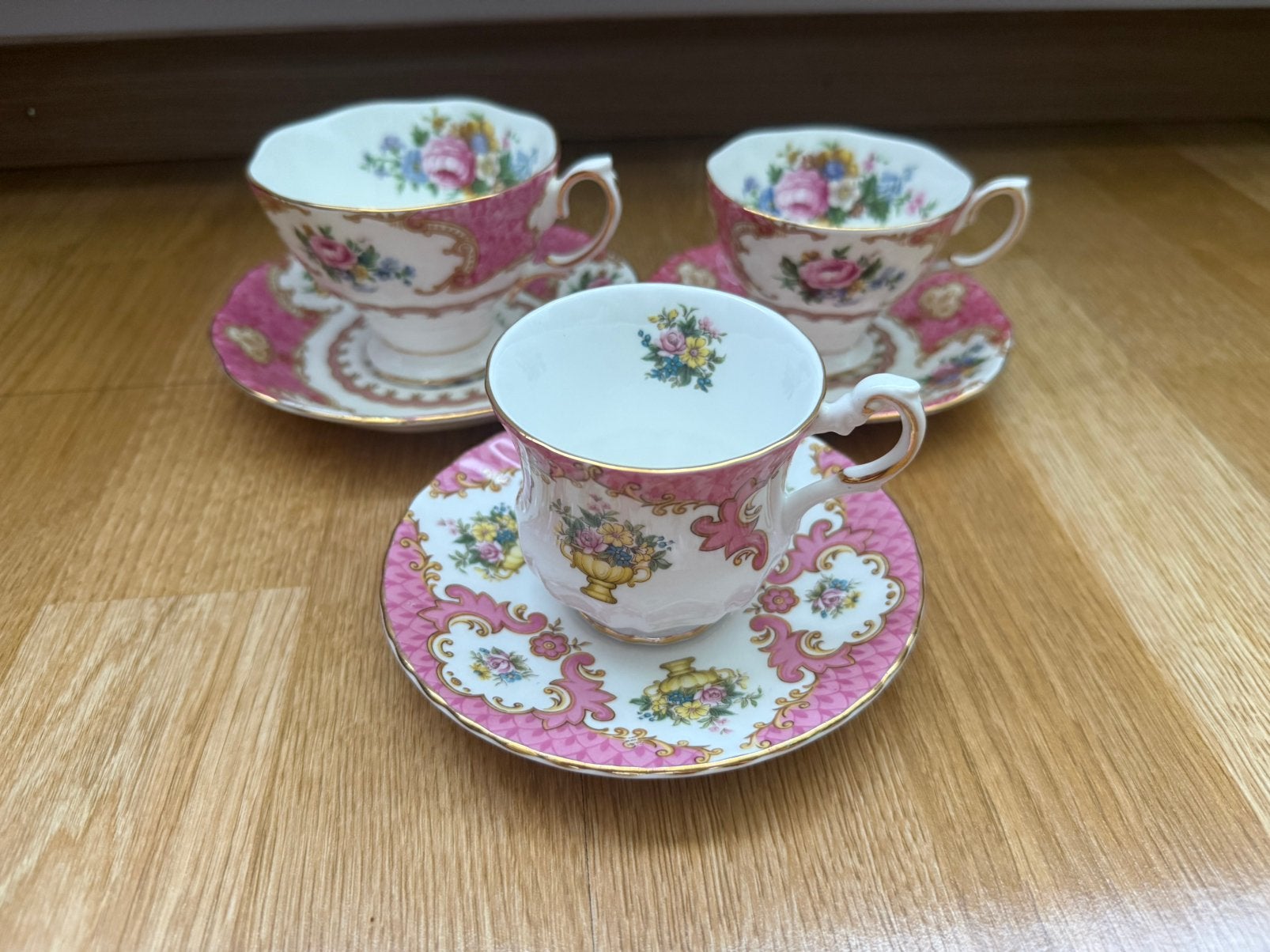 2x Royal Albert Lady Carlyle + 1x Queen’s kop en schotel, Ophalen of Verzenden