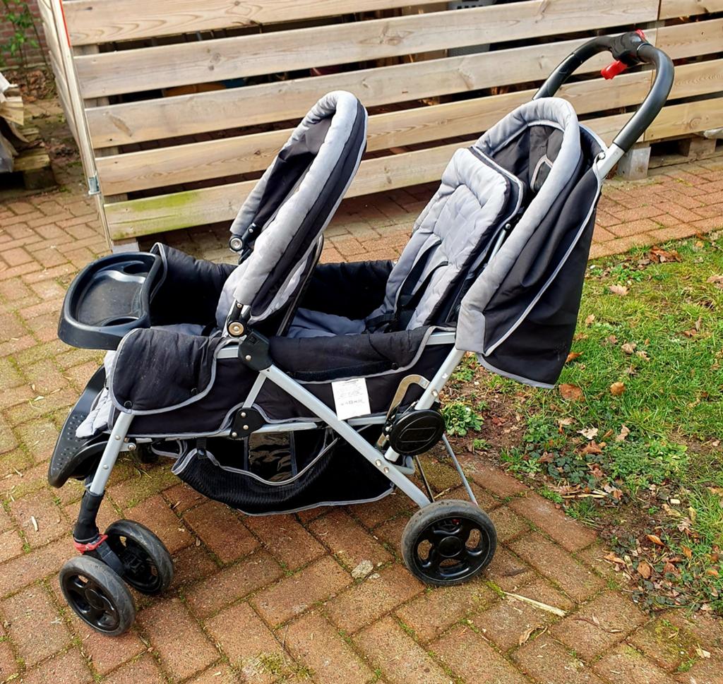 Duobuggy tweeling wagen
Met regenhoes, Ophalen, Gebruikt, Regenhoes