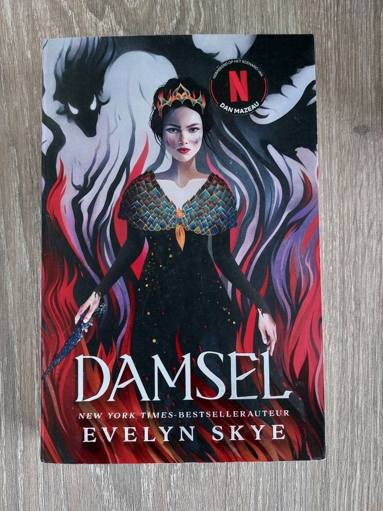 Evelyn Skye - Damsel - 2023 - verfilmd voor Netflix, Ophalen of Verzenden, Zo goed als nieuw