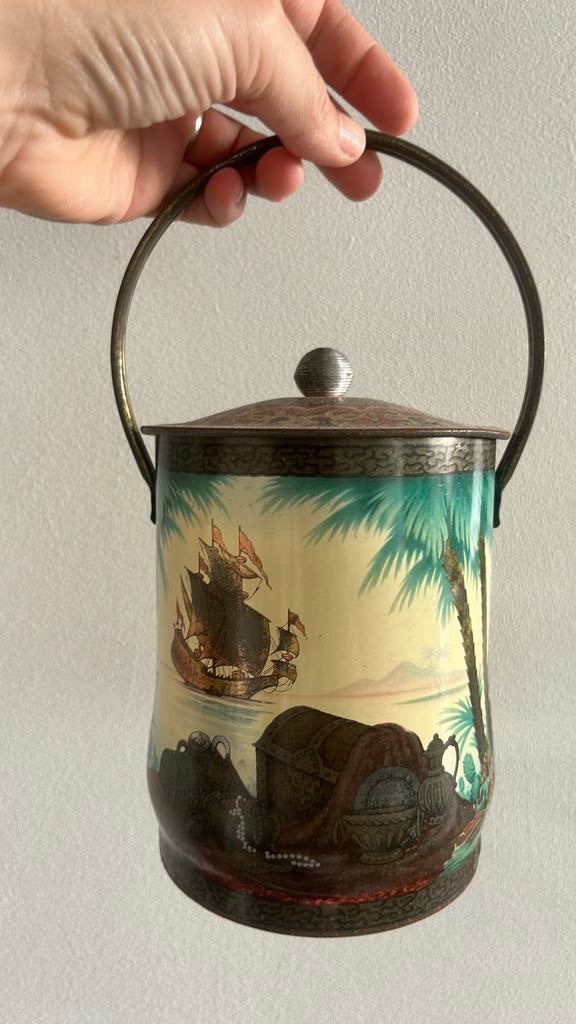 Vintage baret ware koekjes blik, Antiek en Kunst, Ophalen