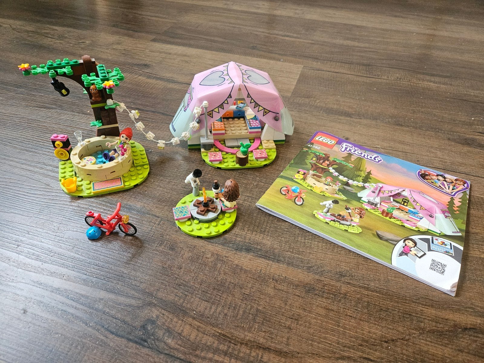 LEGO Friends 41392 Glamping in de natuur compleet, Ophalen of Verzenden, Zo goed als nieuw