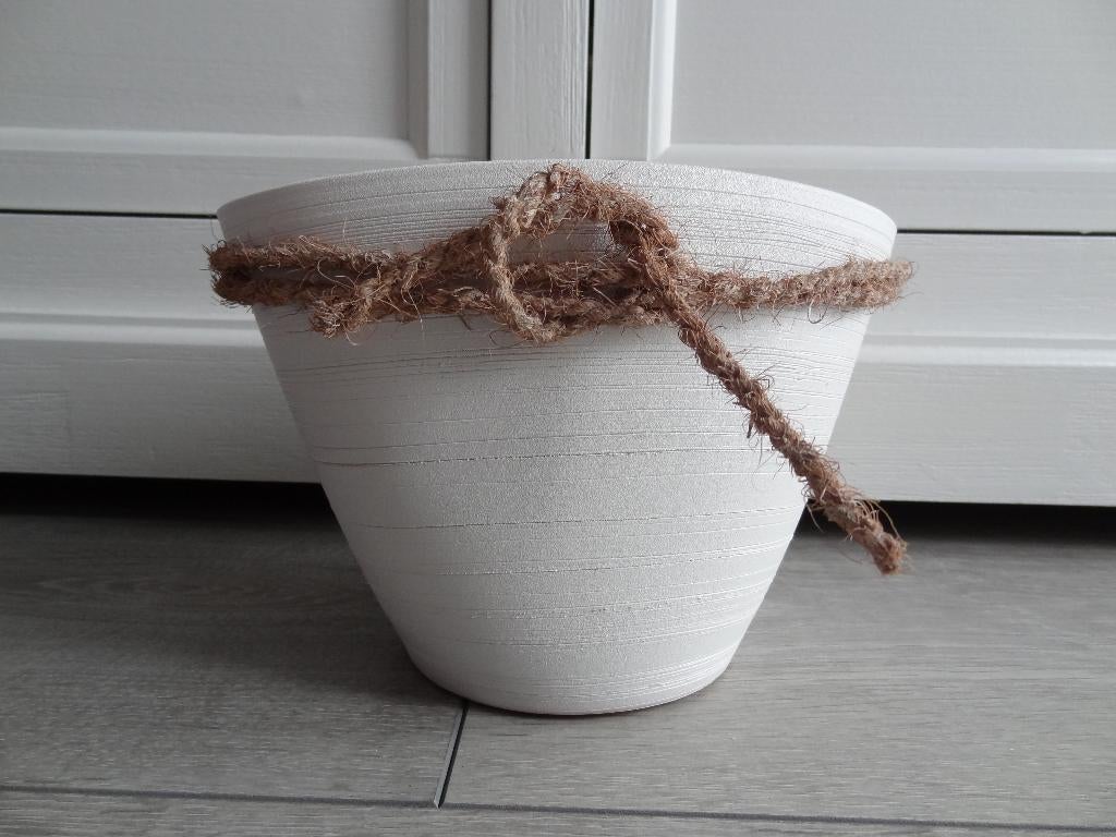 Witte Bloempot 14,5x 19,5 cm >Snelle Verzending!<, Tuin en Terras, Bloempotten, Binnen, Ophalen of Verzenden, Zo goed als nieuw