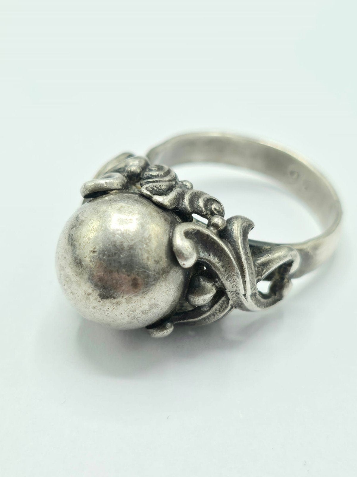 Antieke Zilveren ring
Ringmaat 18
Zilverkeur 925 en meestert, Verzenden, Zilver