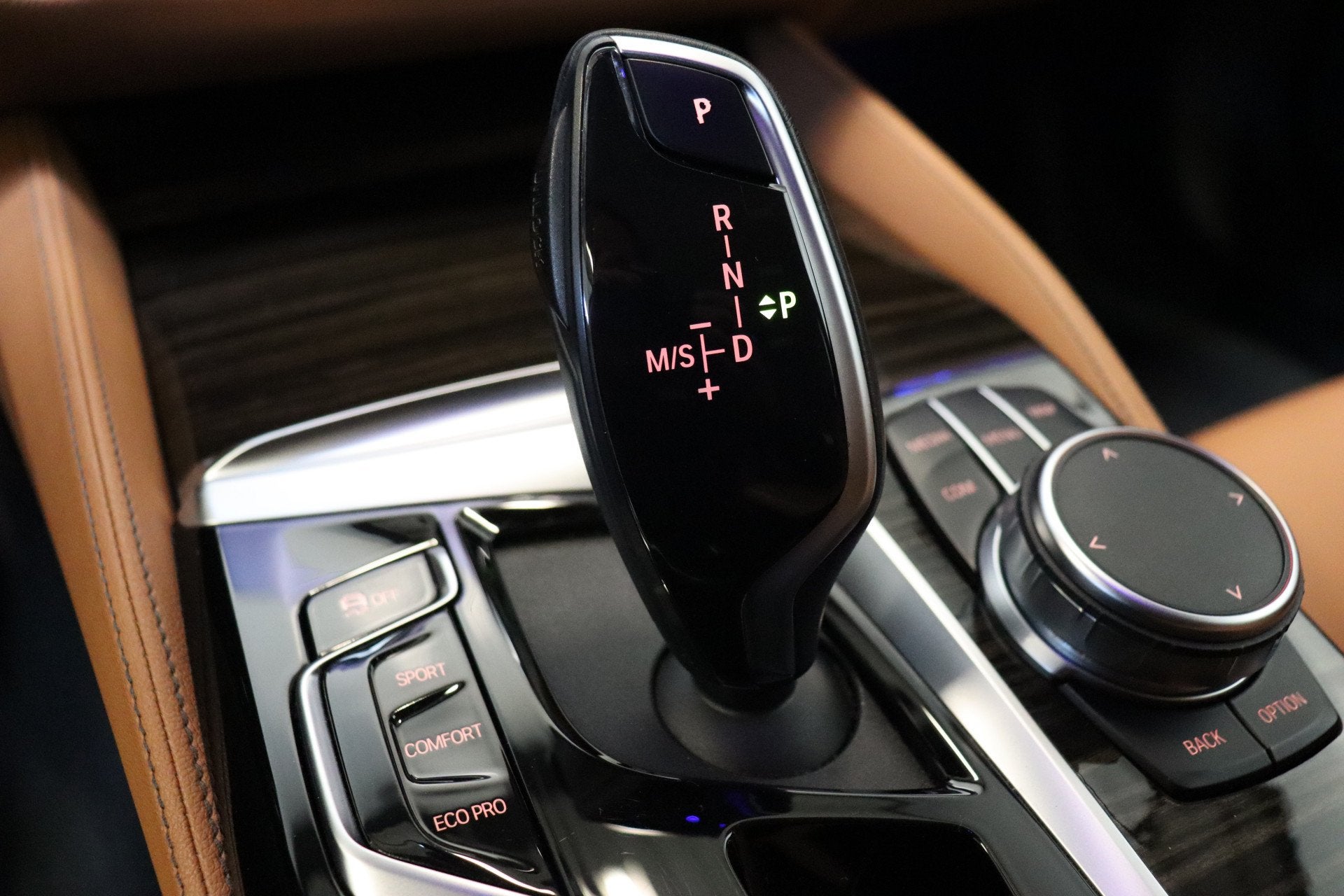 Foto 21 van BMW 5 Serie Touring 520i High Executive Luxury Line Automaat