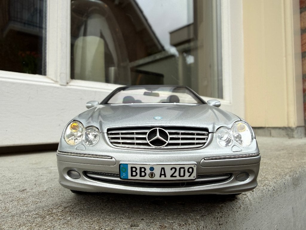 1:18 Mercedes CLK Cabrio CLK500 A209 zilver 2003 Kyosho, Kyosho, Auto, Ophalen of Verzenden, Zo goed als nieuw