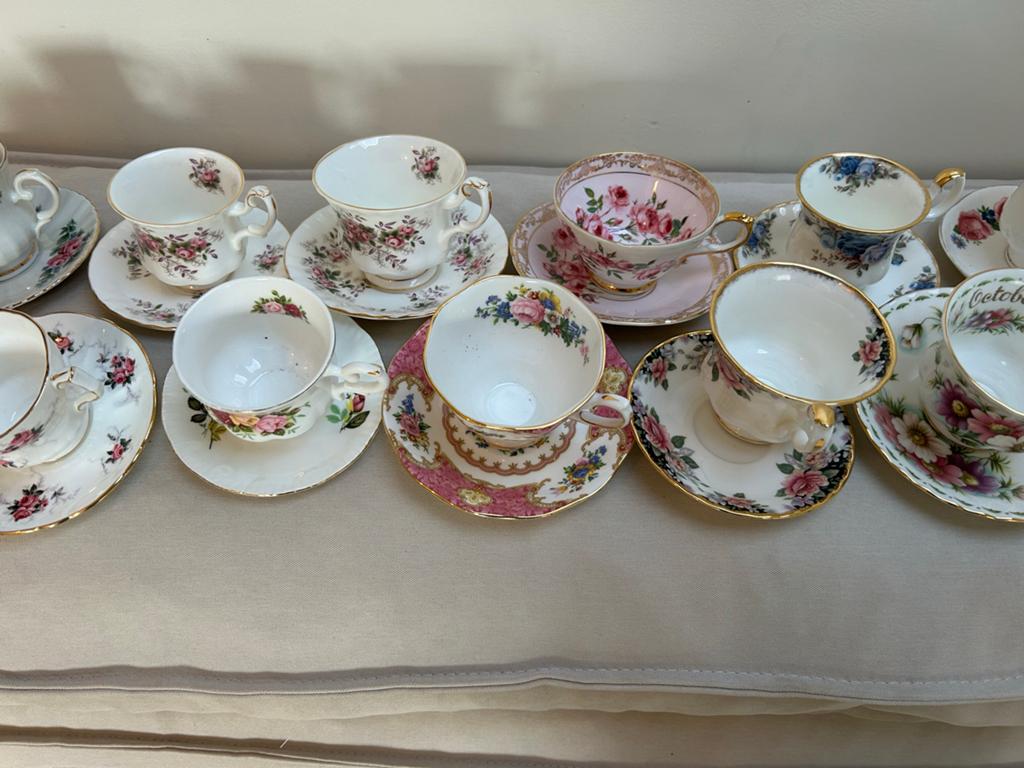 Vintage porseleinen theekopjes en schotels set, Ophalen