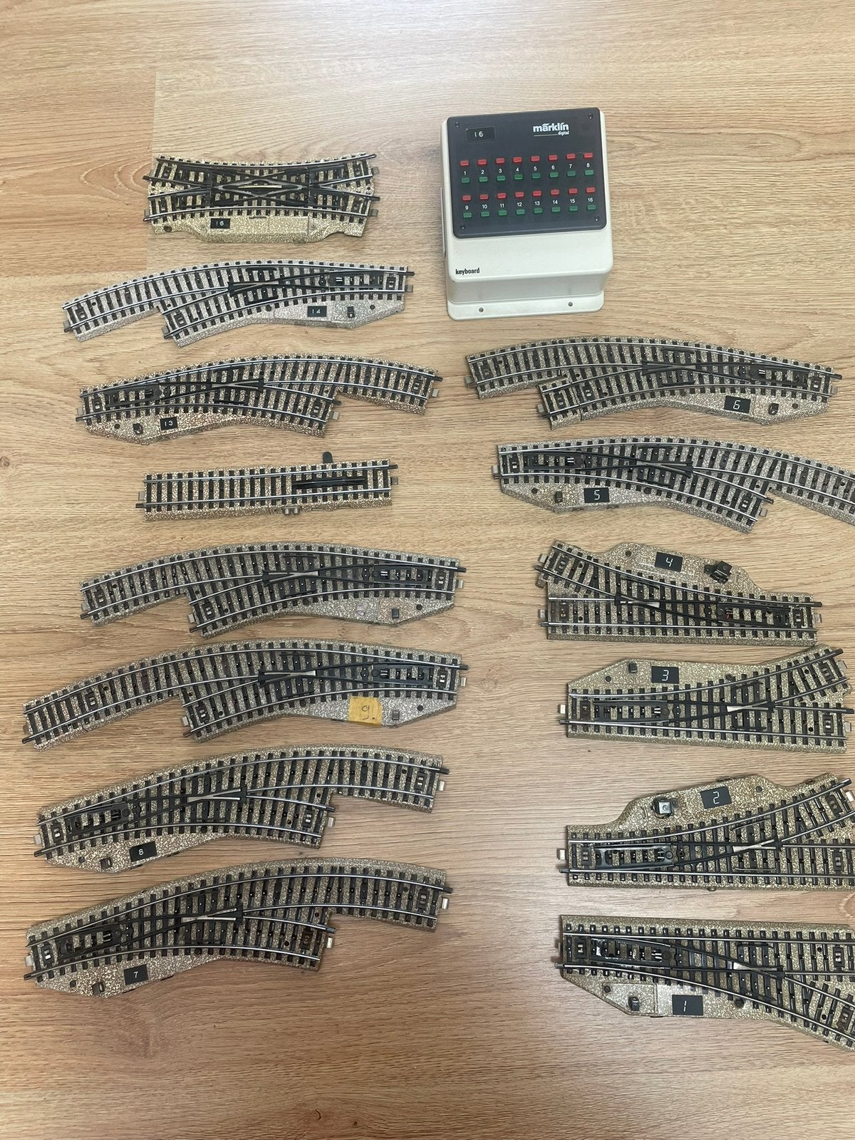 Marklin wissels 14 stuks DIGITAAL MET KEYBOARD, Wisselstroom, Rails, Ophalen of Verzenden, Zo goed als nieuw
