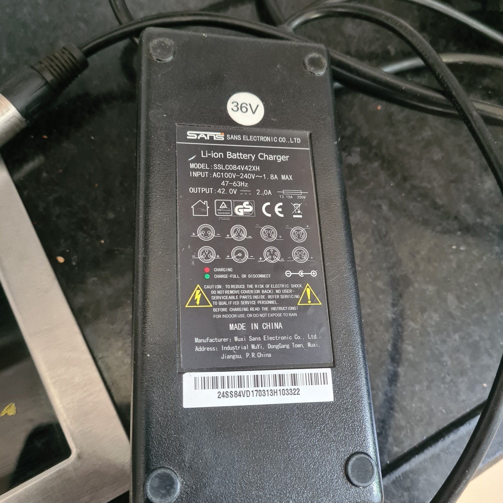 Goede accu lader qwic,sparta 4 pins 36V, Ophalen of Verzenden, Zo goed als nieuw