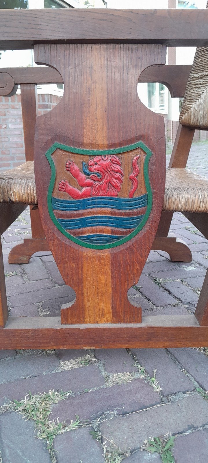 4 Handgemaakte eiken stoelen en tafel met wapen van Zeeland, Huis en Inrichting, Stoelen, Ophalen, Gebruikt, Bruin