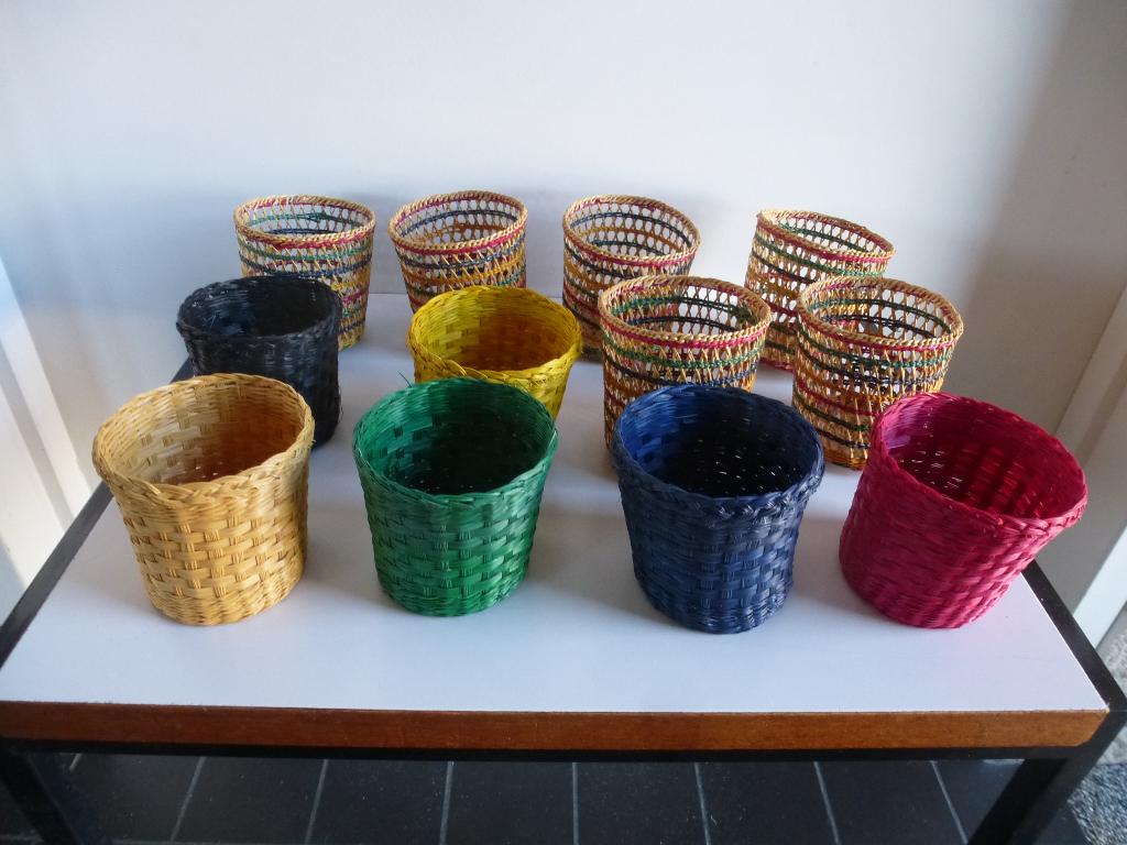 12 rieten bekerhouders, Antiek en Kunst, Ophalen of Verzenden