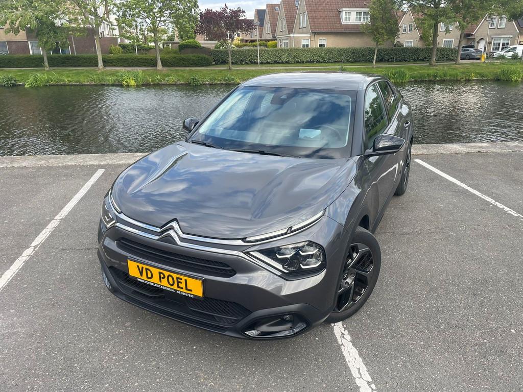Citroen C4 1.2 Puretech Shine 130pk HOGE INSTAP NAVI CAMERA, Voorwielaandrijving, Gebruikt, 1199 cc, Leder en Stof