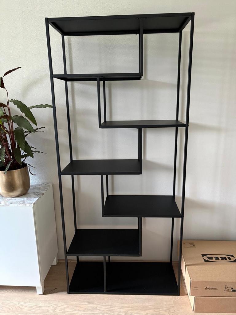 Vakkenkast metaal zwart, Ophalen, Met plank(en), Zo goed als nieuw, Minder dan 150 cm