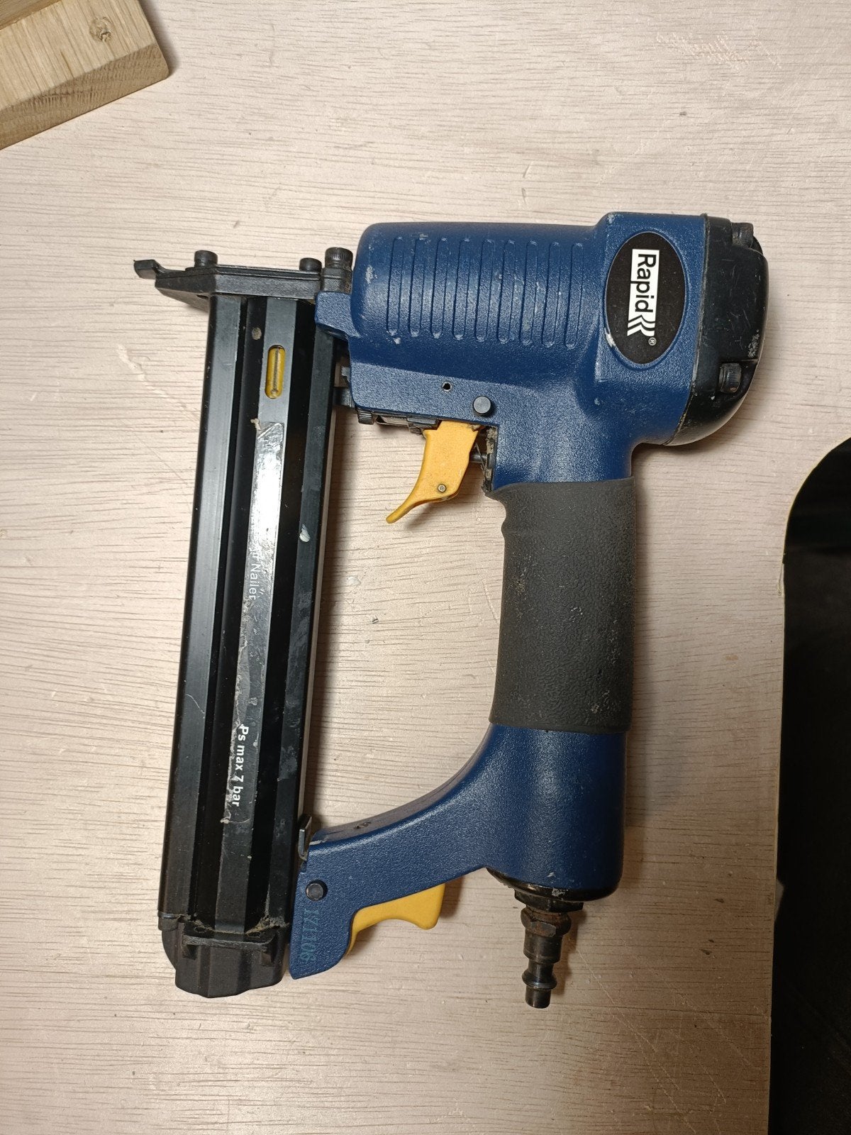 Rapid PBS121 Air Nailer - Pneumatische Spijkerpistool, Ophalen, Gebruikt