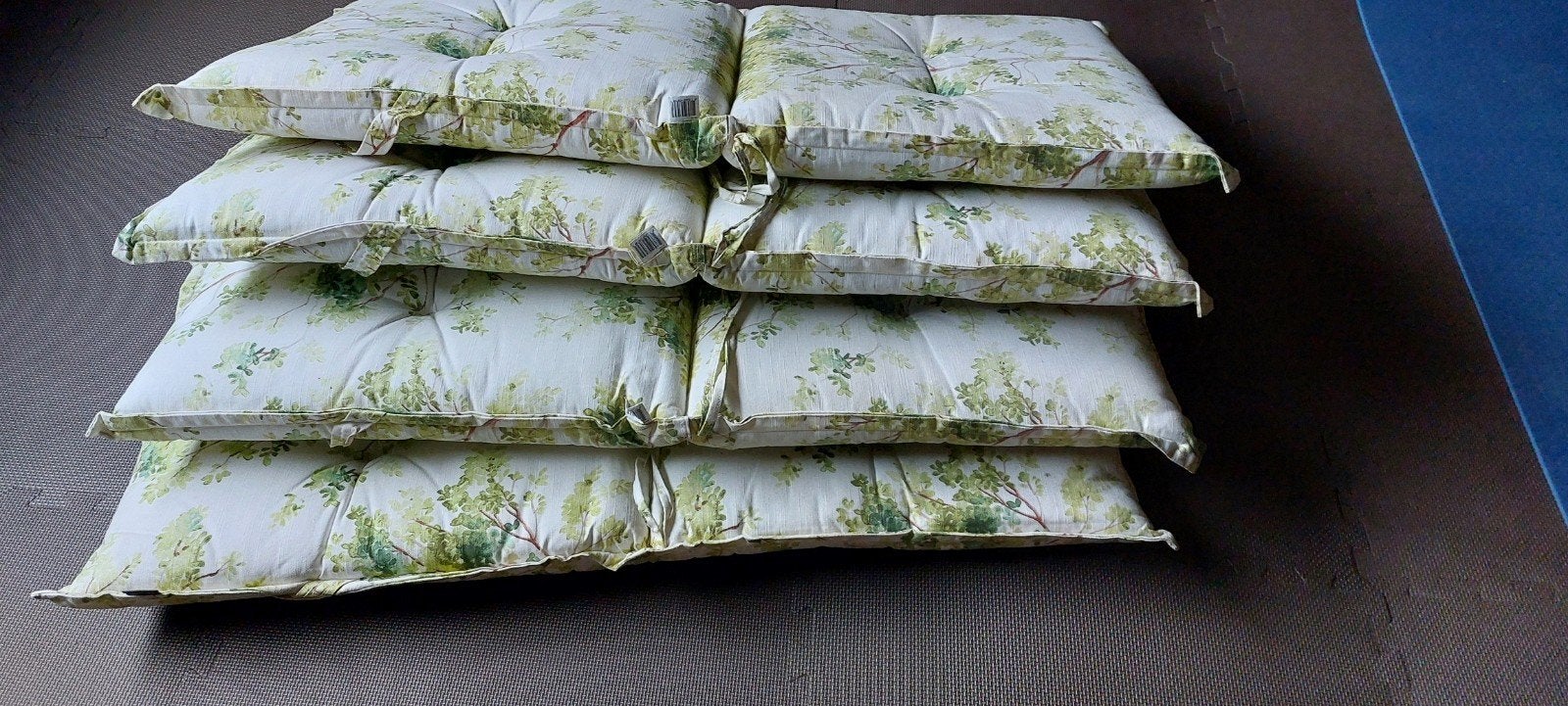 Set van 4 Gebruikte Tuinkussens met Groen Bladmotief, Tuin en Terras, Tuinmeubel-accessoires, Ophalen, Gebruikt