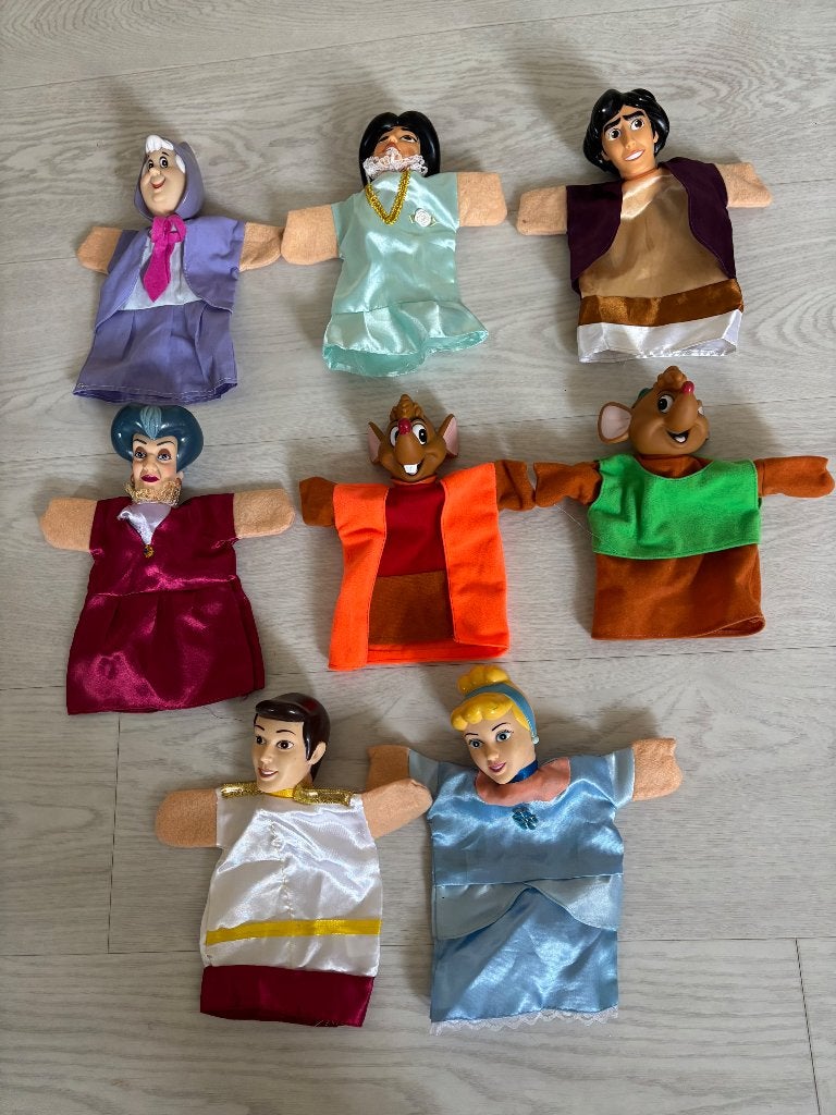 8 Mooie Disney Poppenkast POPPEN Als Nieuw Ophalen, Ophalen, Zo goed als nieuw, Overige typen