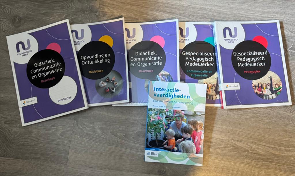schoolboeken gespecialiseerd pedagogisch medewerker, Boeken, Ophalen of Verzenden, Zo goed als nieuw, Overige niveaus, Overige vakken