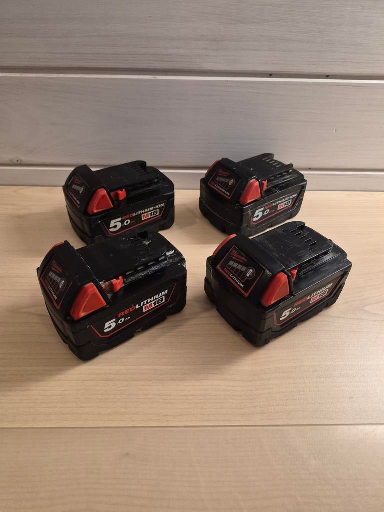 4 stuks Milwaukee 5.0 18V accu's, Doe-het-zelf en Verbouw, Gereedschap | Boormachines, Ophalen of Verzenden, Boor- en Schroefmachine