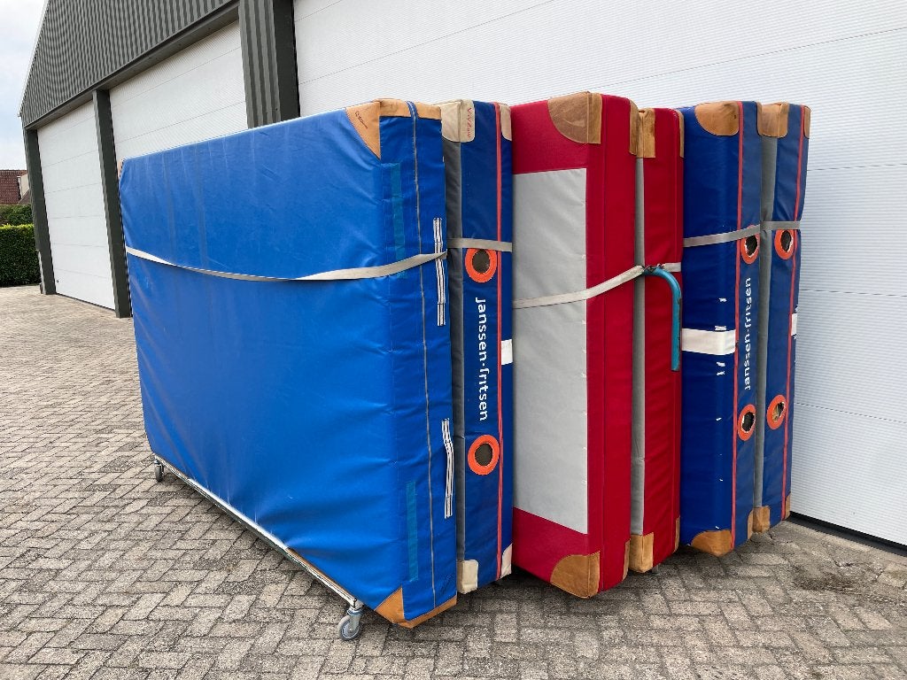 Dikke landingsmat, valmat  grote mat, turnmat, gymmat, Sport en Fitness, Ophalen, Gebruikt, Overige kleuren, Overige typen