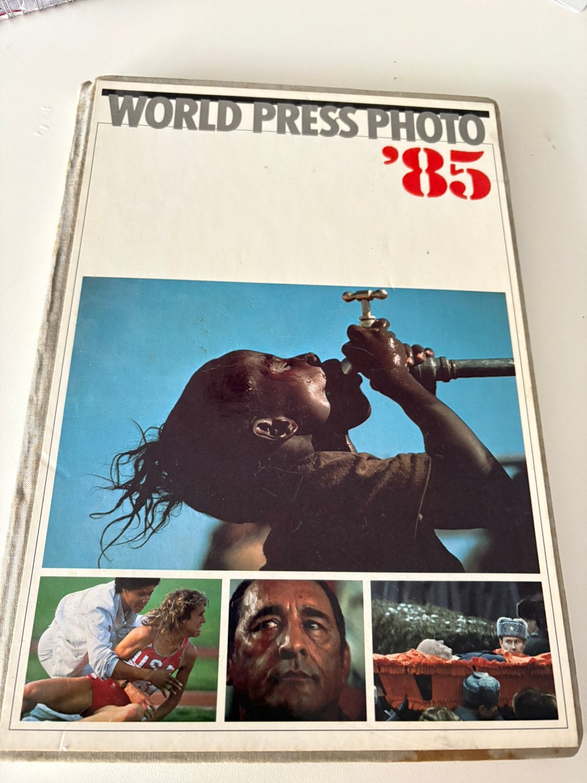 World Press photo 1985 , gelimiteerde genummerde versie, Boeken, Film, Tv en Media, Ophalen of Verzenden, Zo goed als nieuw, Overige typen