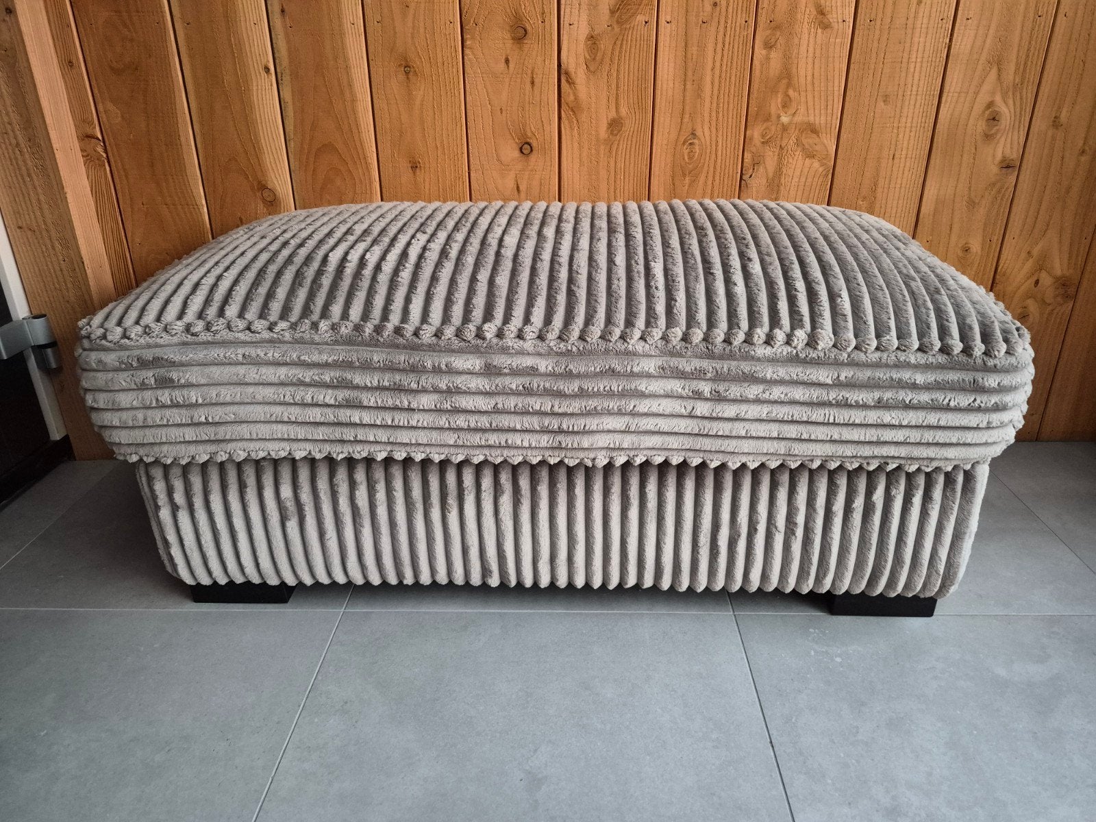 Almere Hocker B120 x D60 x H43cm - Zo goed als nieuw, Huis en Inrichting, Banken | Voetenbanken en Poefen, Ophalen, 50 tot 75 cm