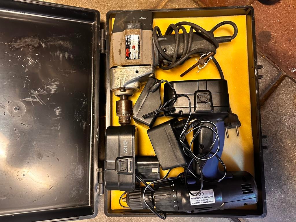 Bosch 12V accuboormachine set met hoekboorkop – incl. 2 accu, Doe-het-zelf en Verbouw, Gereedschap | Boormachines, Ophalen, Zo goed als nieuw