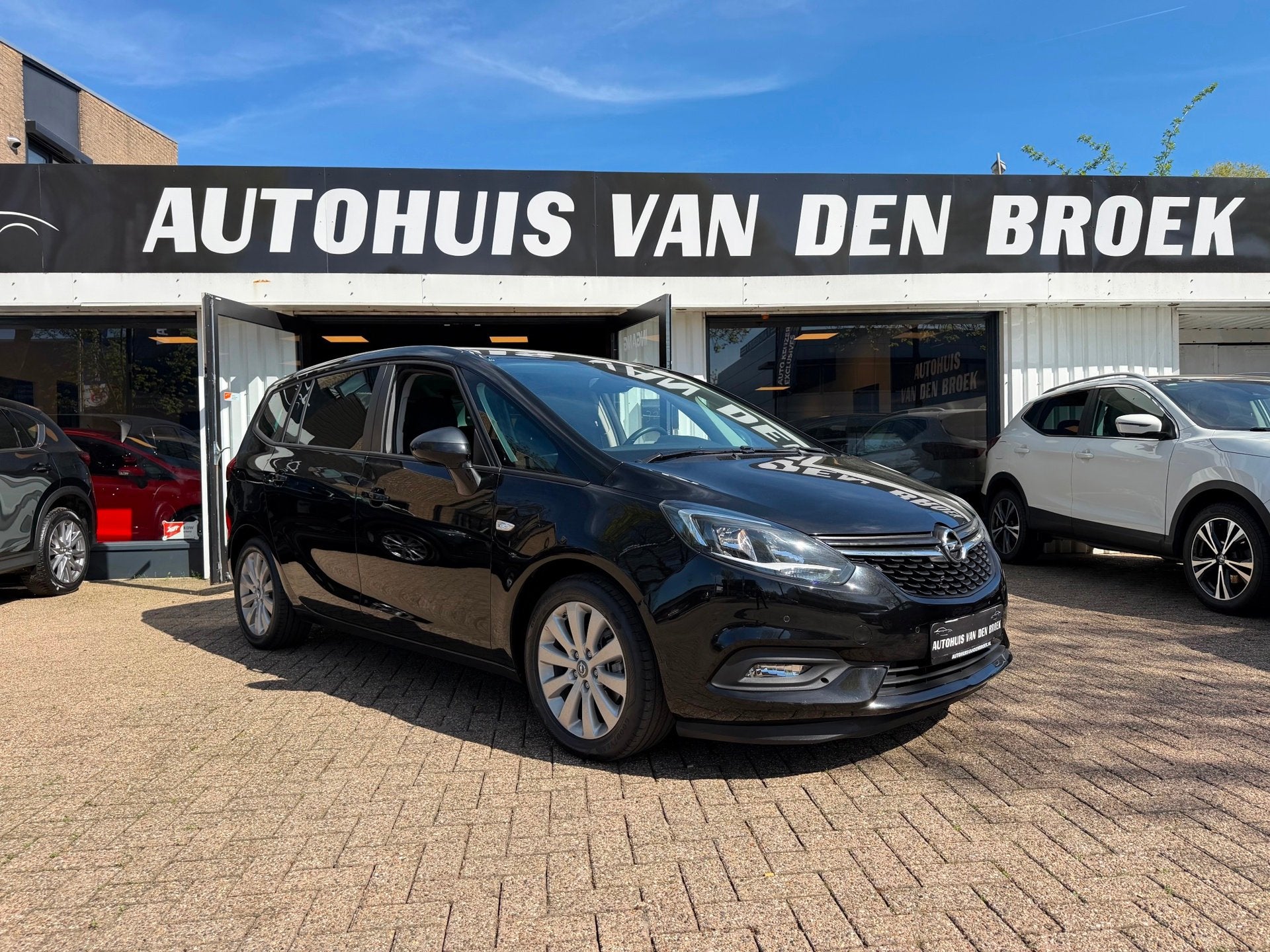 Opel Zafira 1.4 Turbo Innovation|7Pers|DEALEROH|CAMERA|XENON, Stof, Gebruikt, Zwart, 4 cilinders