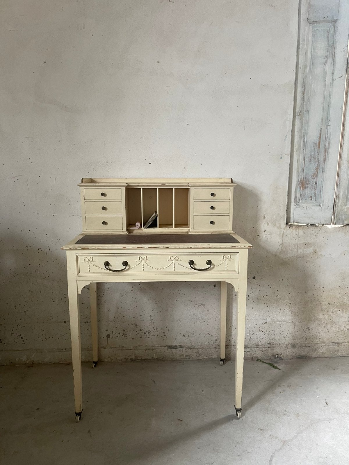 Franse schrijf tafel met laadjes bonheur du jour, Gebruikt, Ophalen of Verzenden, Landelijk, Nvt