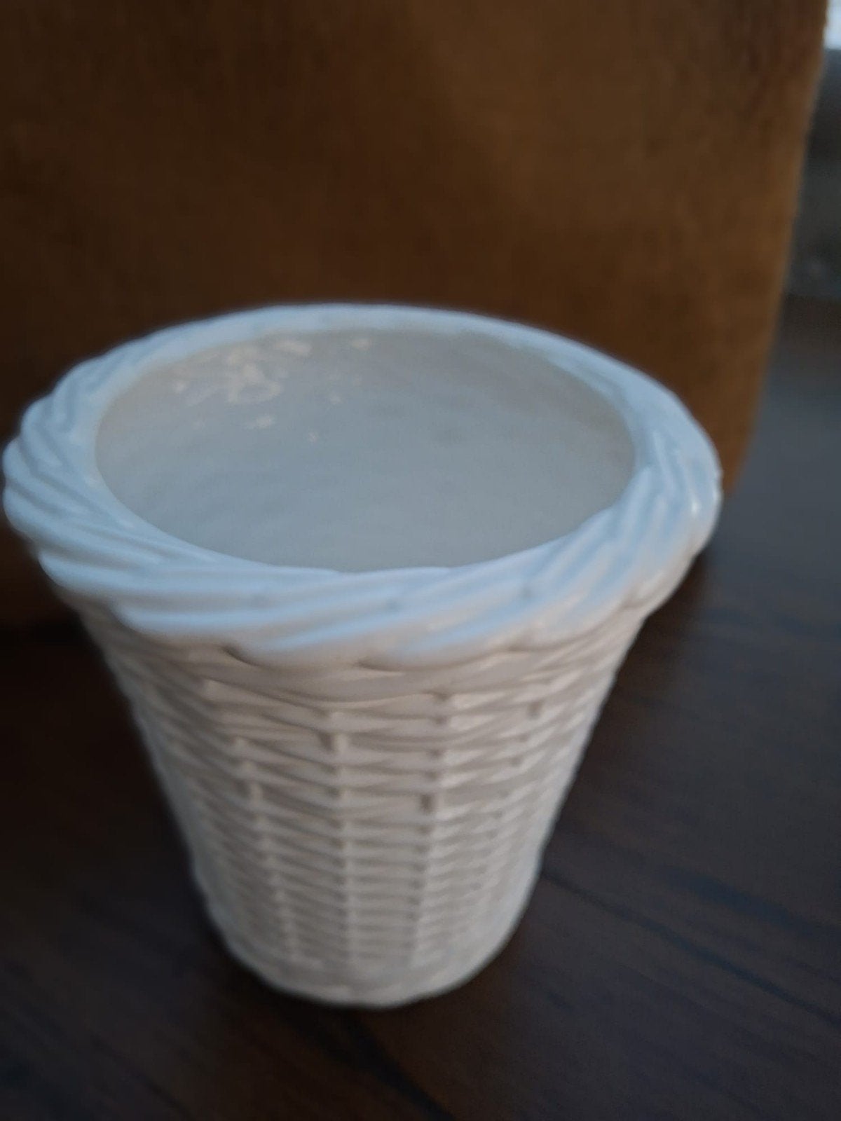 Royal Worcester Bone China Vaasje - Mandjes Model, Ophalen